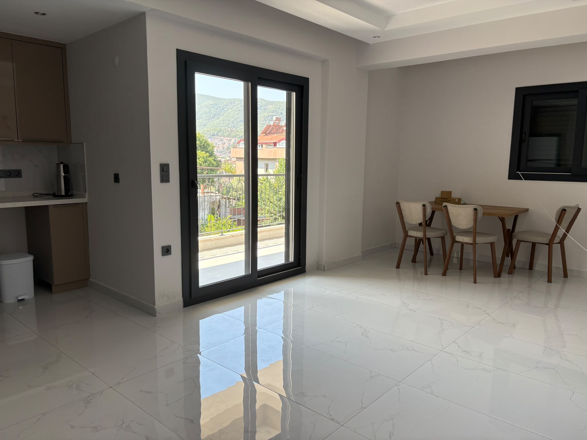 PAZARYERİ MAHALLESİNDE YENİ YAPI MUHTEŞEM DAİRE - 4